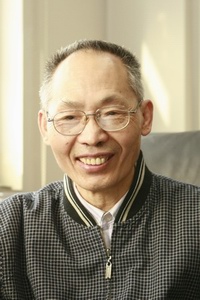 杨绍全教授 DZDK专家，1960年从我校雷达系毕业，留校任教，曾任电子工程系系主任。